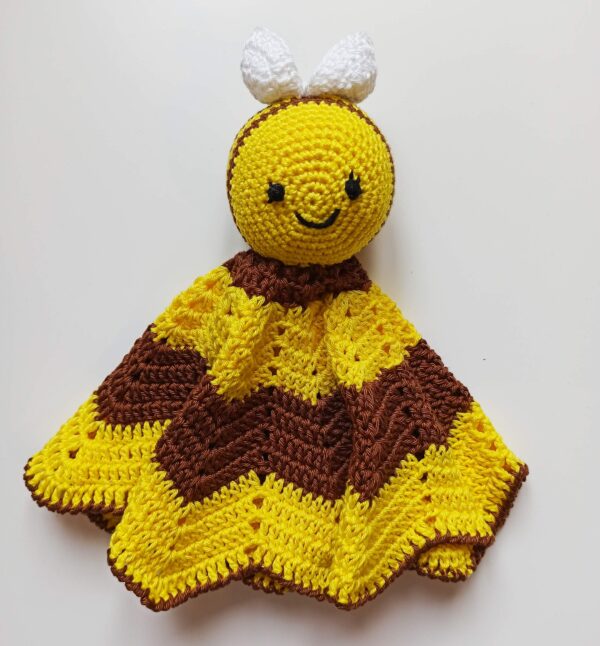 Bee baby cuddle blanket set - Image 5